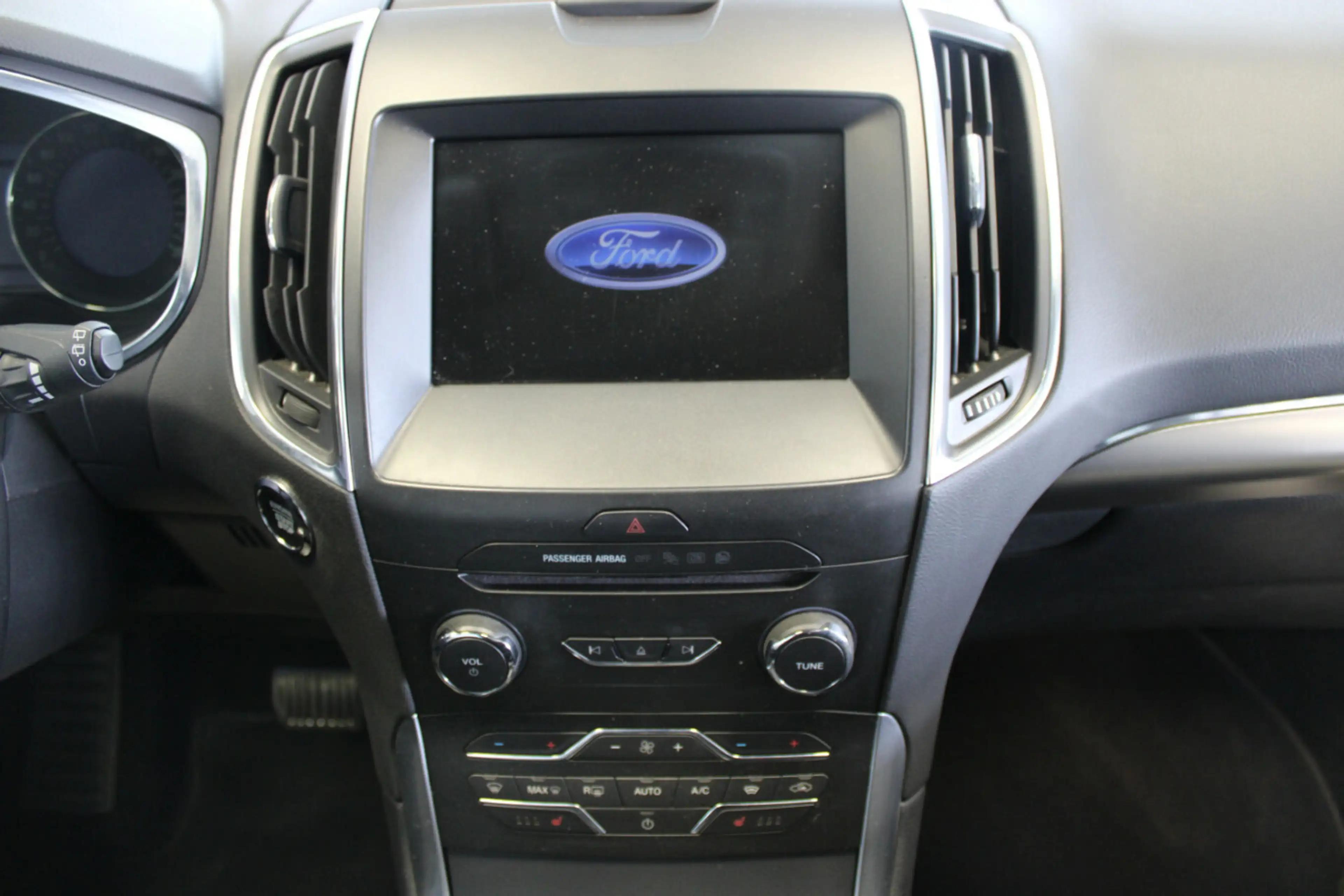 Ford S-Max 2.5 Duratec FHEV TITANIUM -AHK - — photo 10