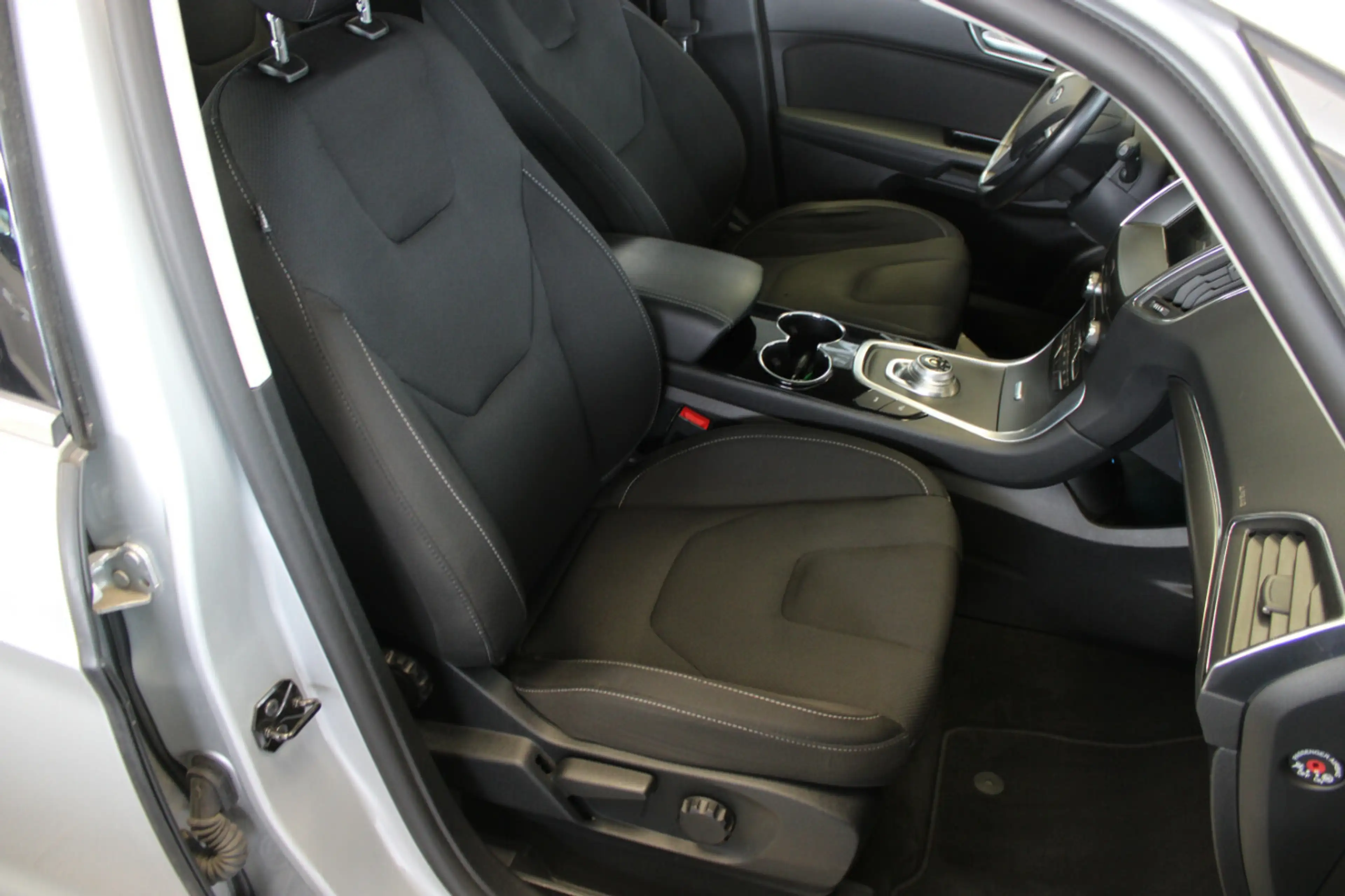 Ford S-Max 2.5 Duratec FHEV TITANIUM -AHK - — photo 12