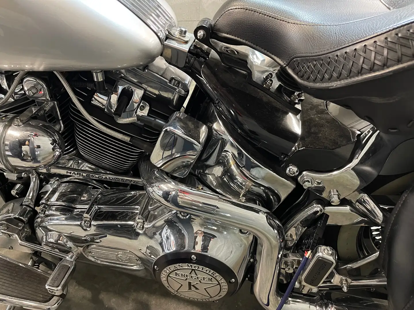 Harley-Davidson Deluxe FLSTN1 Gümüş rengi - 2