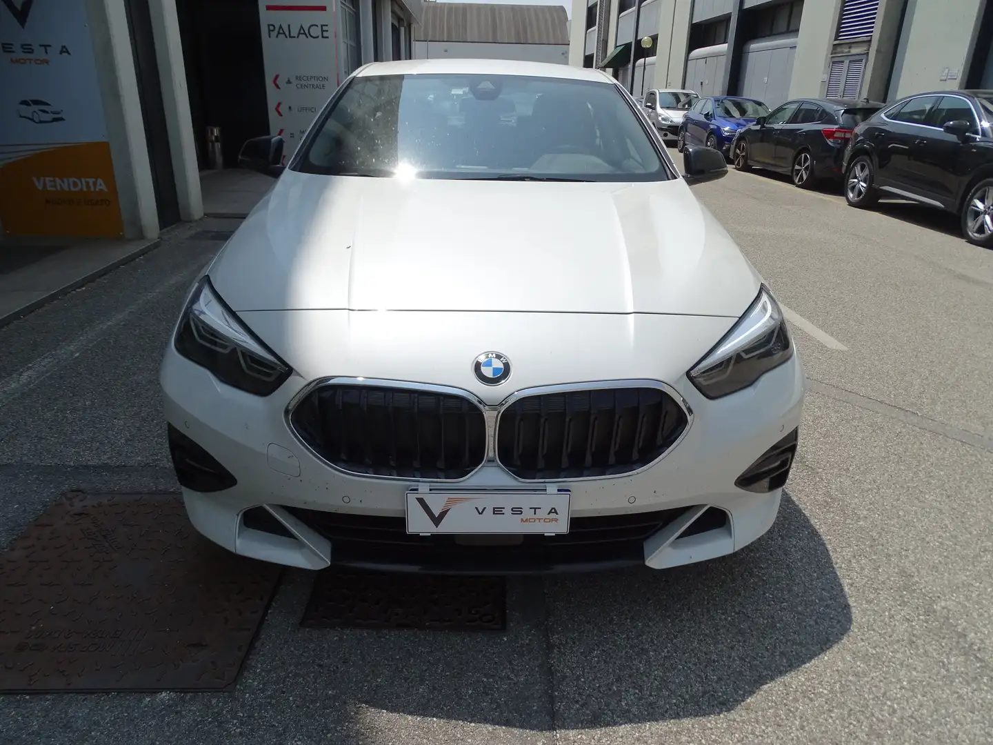 BMW 218 218i Gran Coupe Advantage 140cv auto Bianco - 2