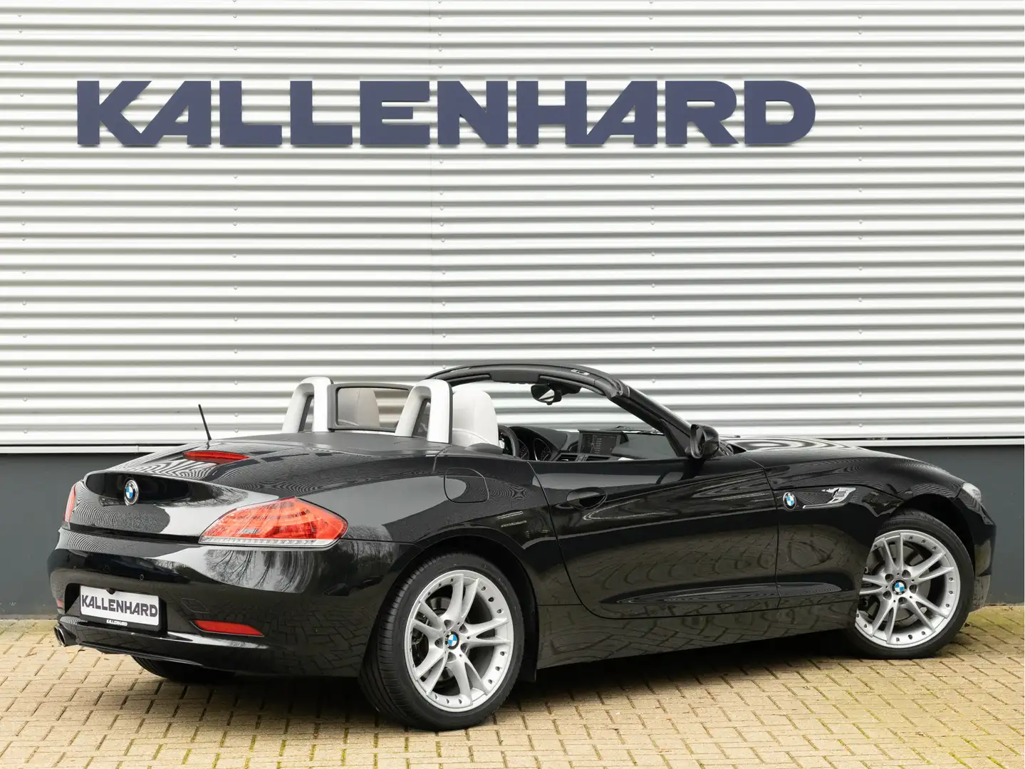 BMW Z4 Roadster sDrive30i - Sportstoelen - Navi Prof - Na Nero - 2