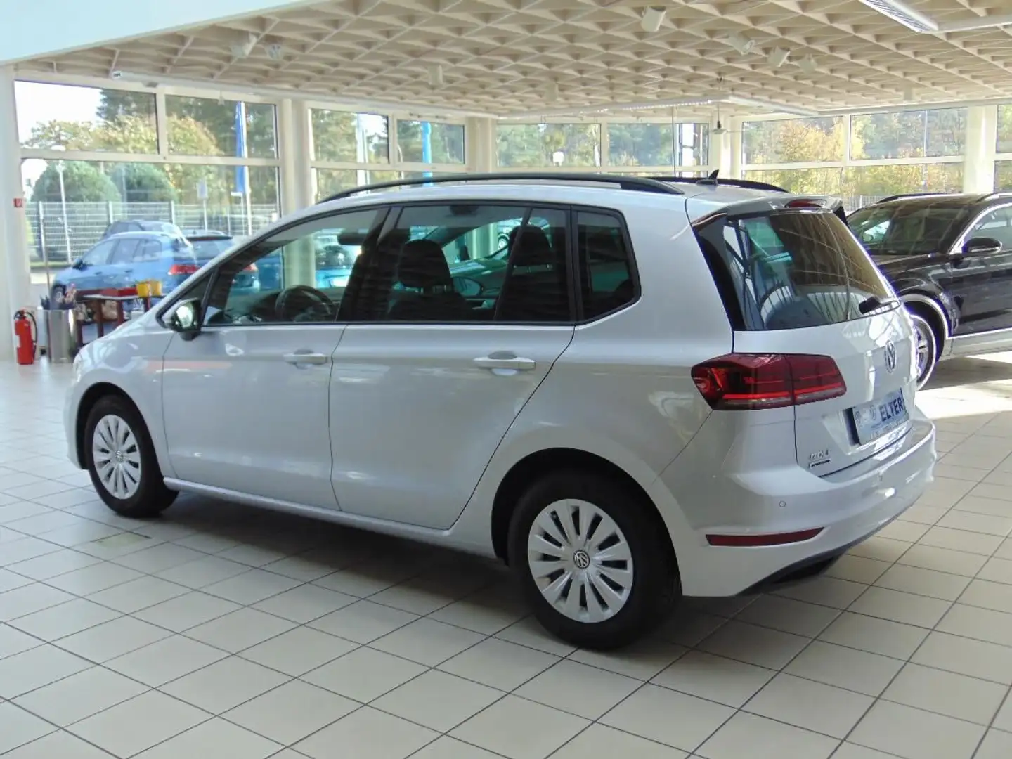 Volkswagen Golf Sportsvan Trendline Silber - 2