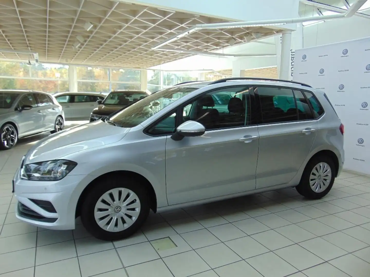 Volkswagen Golf Sportsvan Trendline Silber - 1