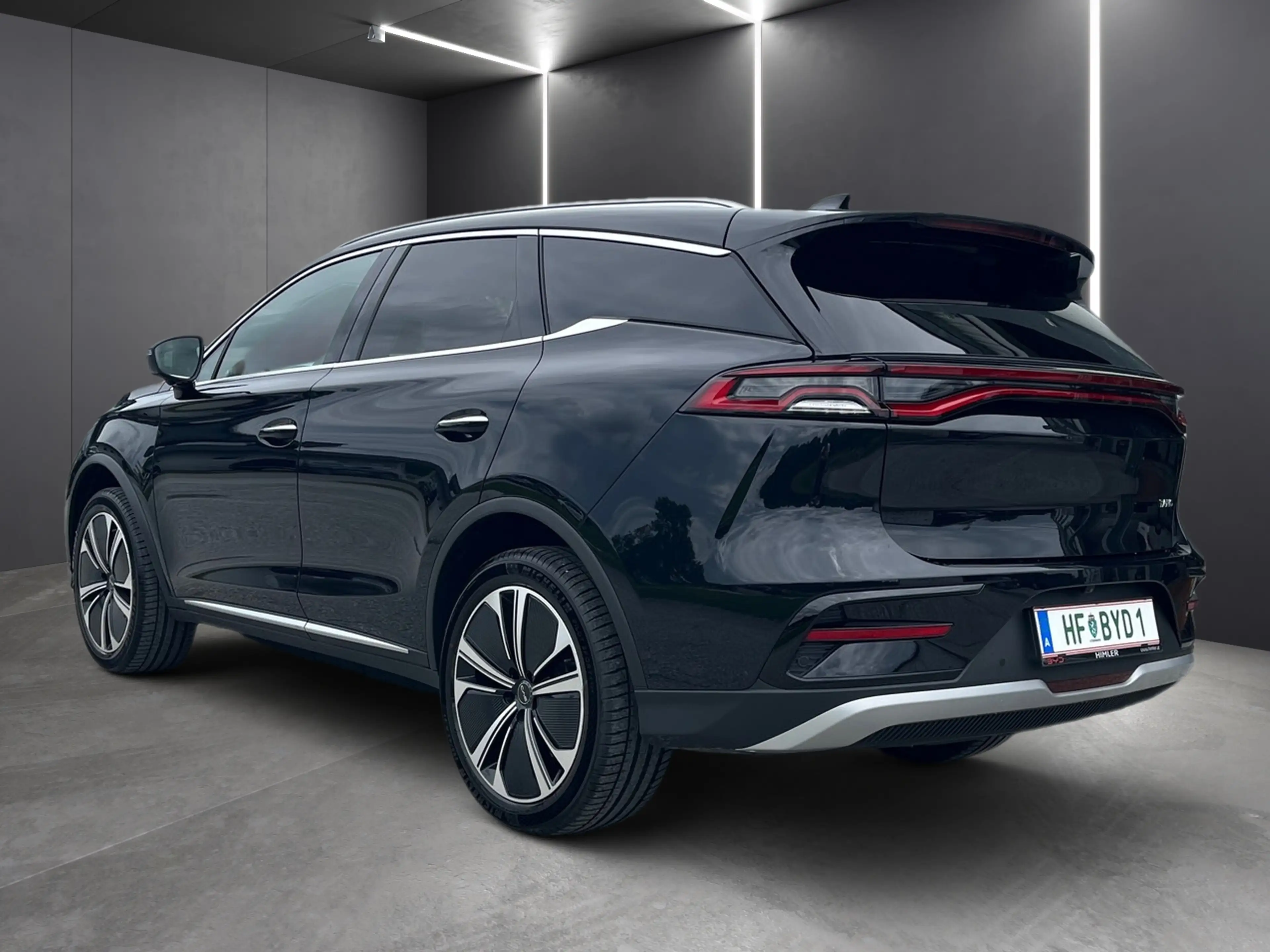 BYD Tang Flagship 4WD — photo 2