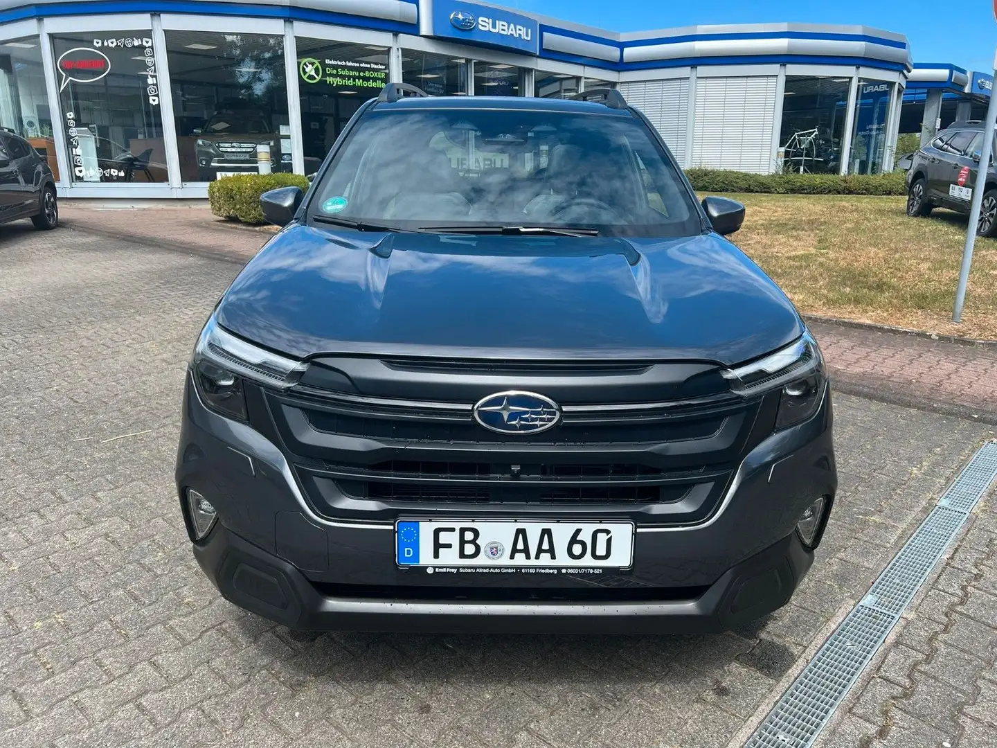 Subaru Forester 2.0 ie Exclusive mit AHK Grau - 2