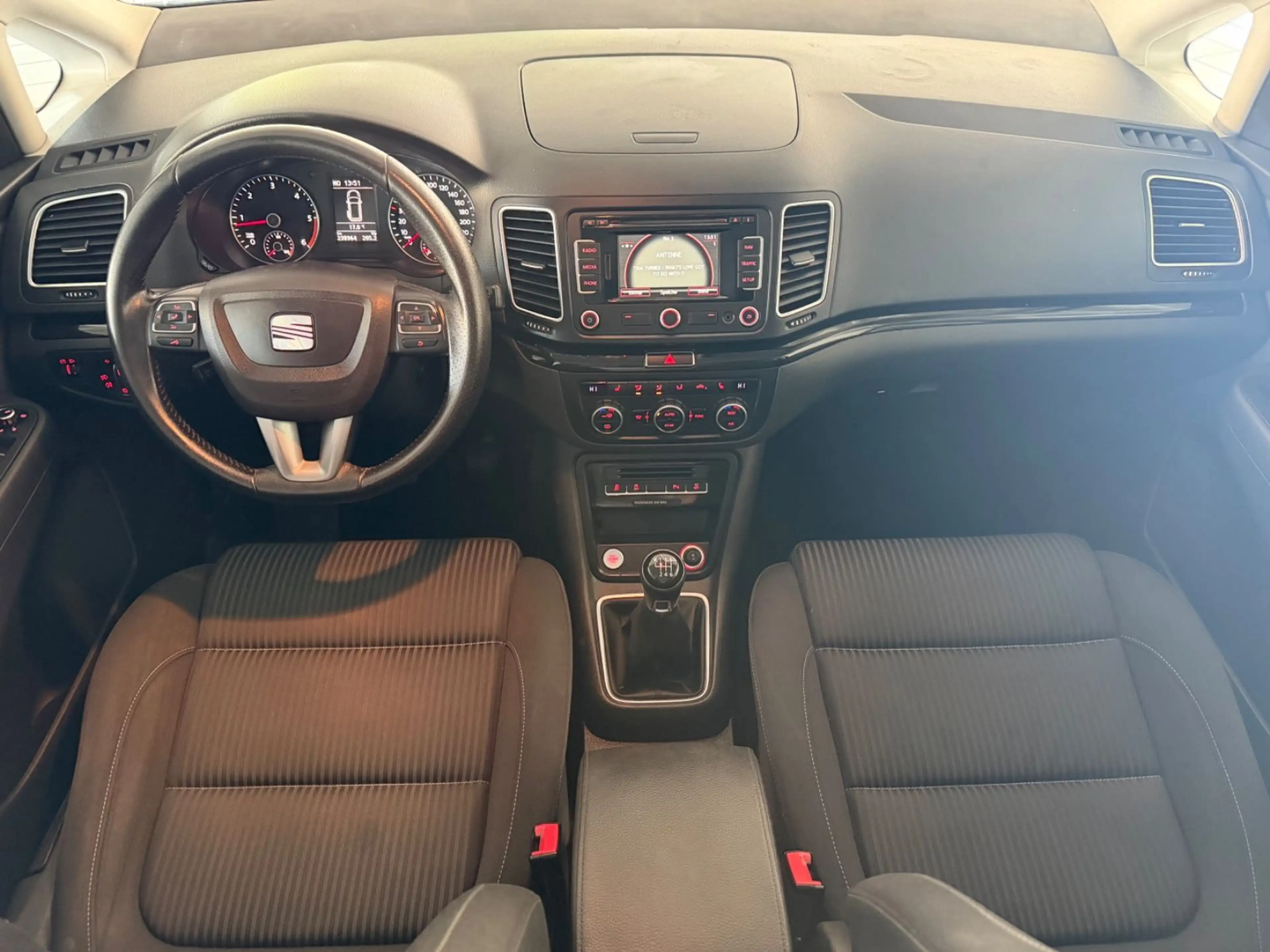 SEAT Alhambra I-Tech — photo 14