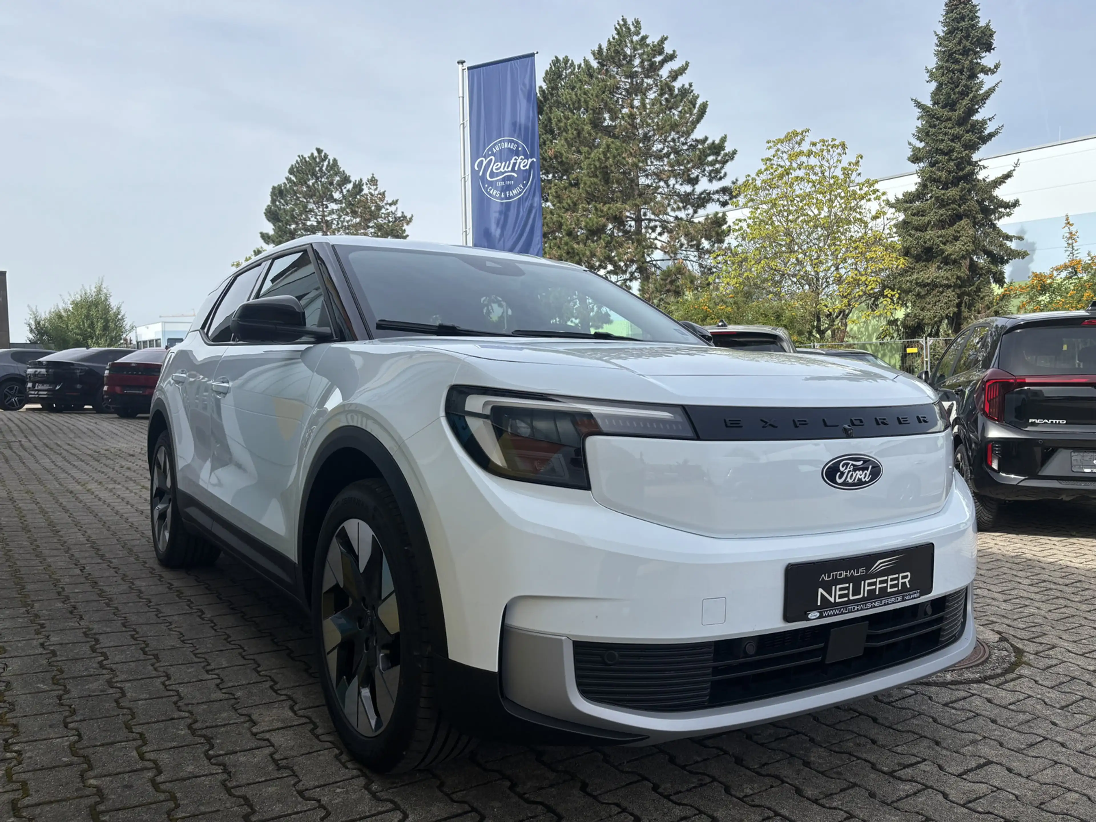 Ford Explorer Premium 340PS Allradantrieb 360° Kamera — photo 4