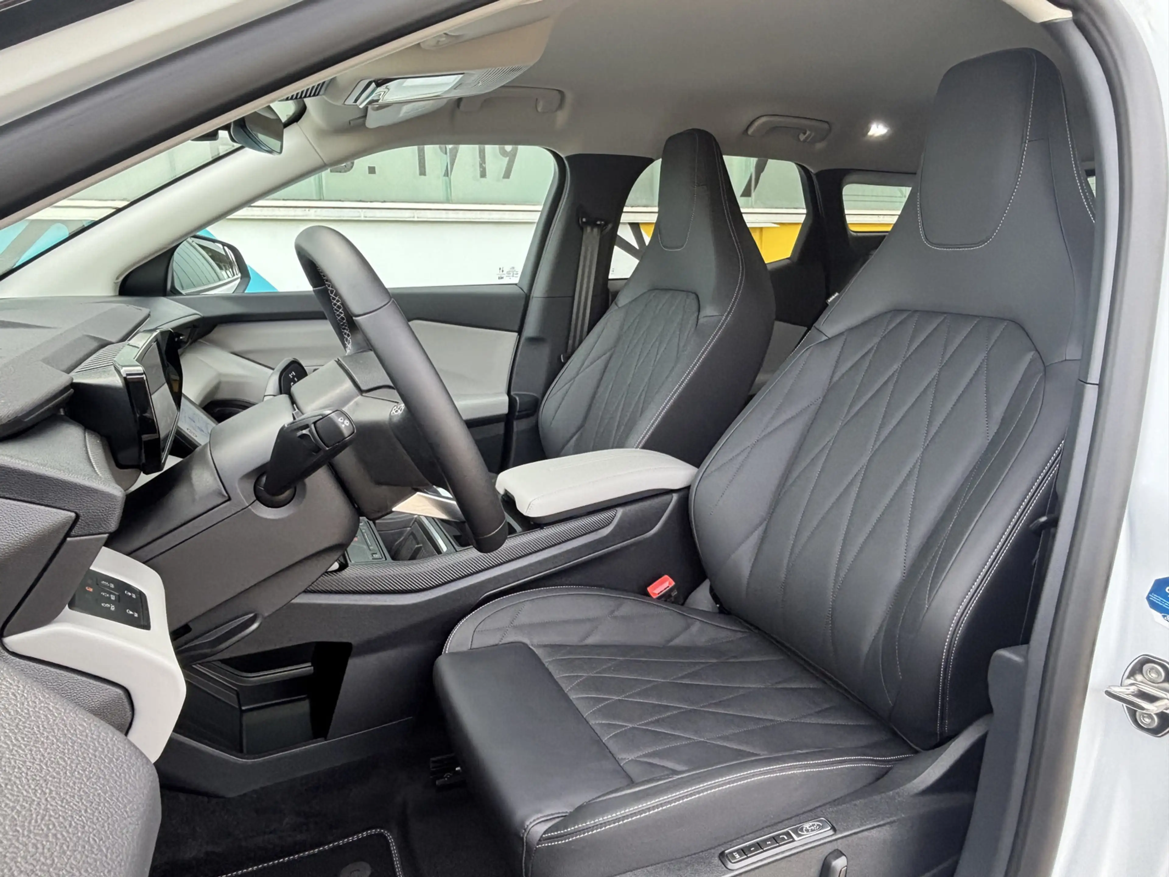 Ford Explorer Premium 340PS Allradantrieb 360° Kamera — photo 9