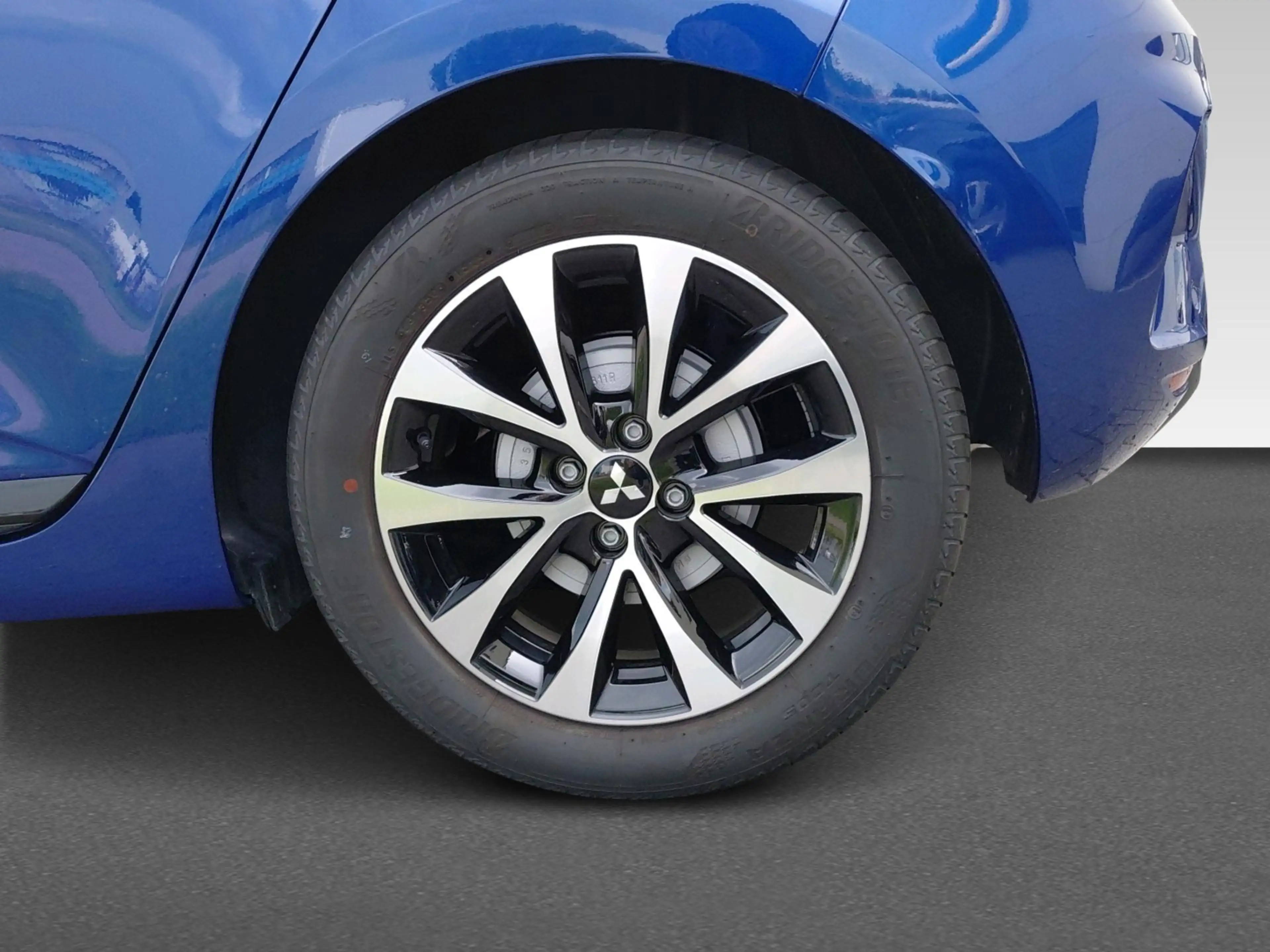 Mitsubishi Colt 1.6 HEV Intense — photo 11