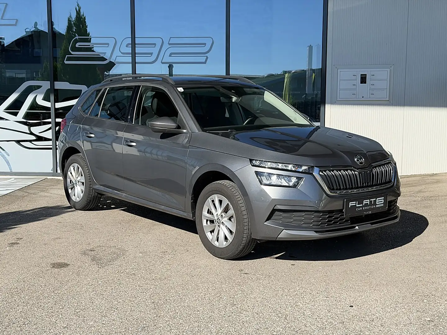 Skoda Kamiq 1.0 TSI Ambition "17241km!" ParkAss.hinten, App... Silber - 2
