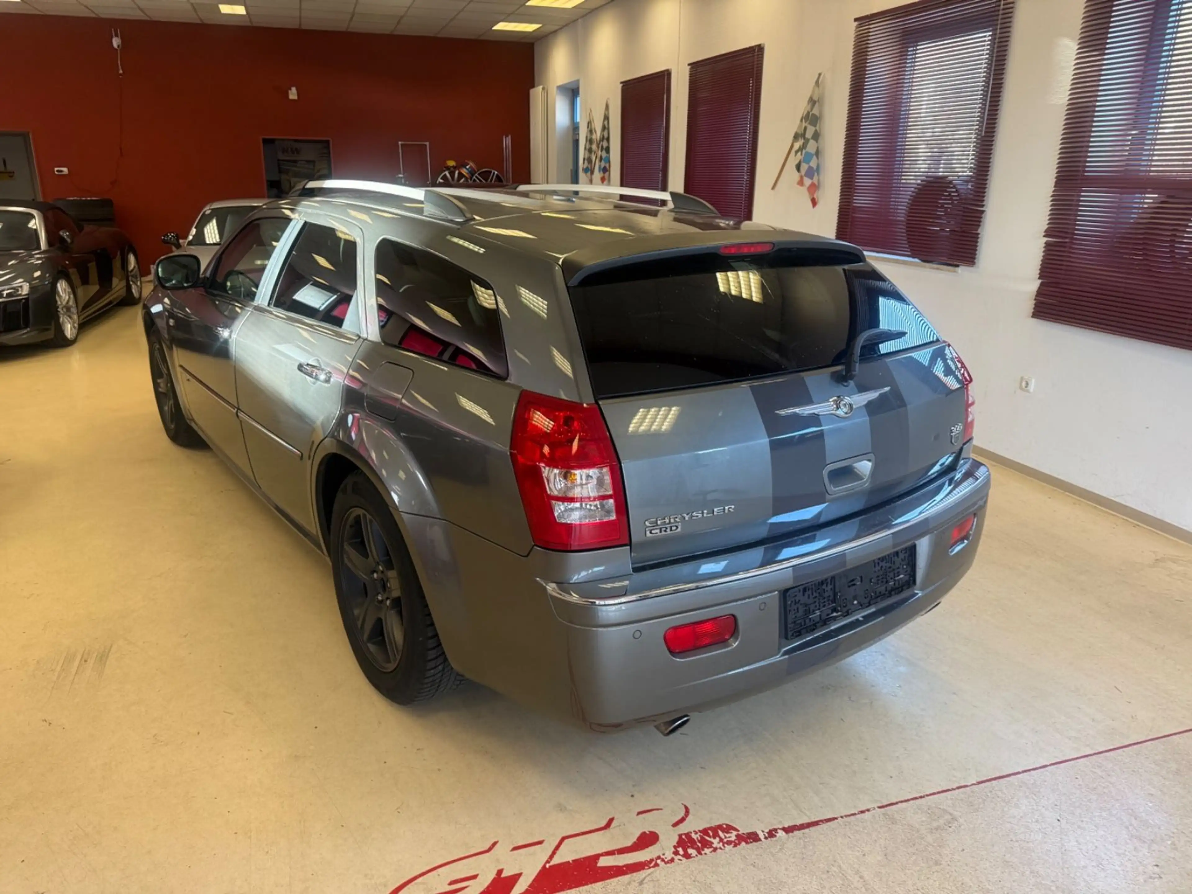 Chrysler 300C Touring 3.0 CRD Kombi,Navi,Xenon,1 Hand — photo 2