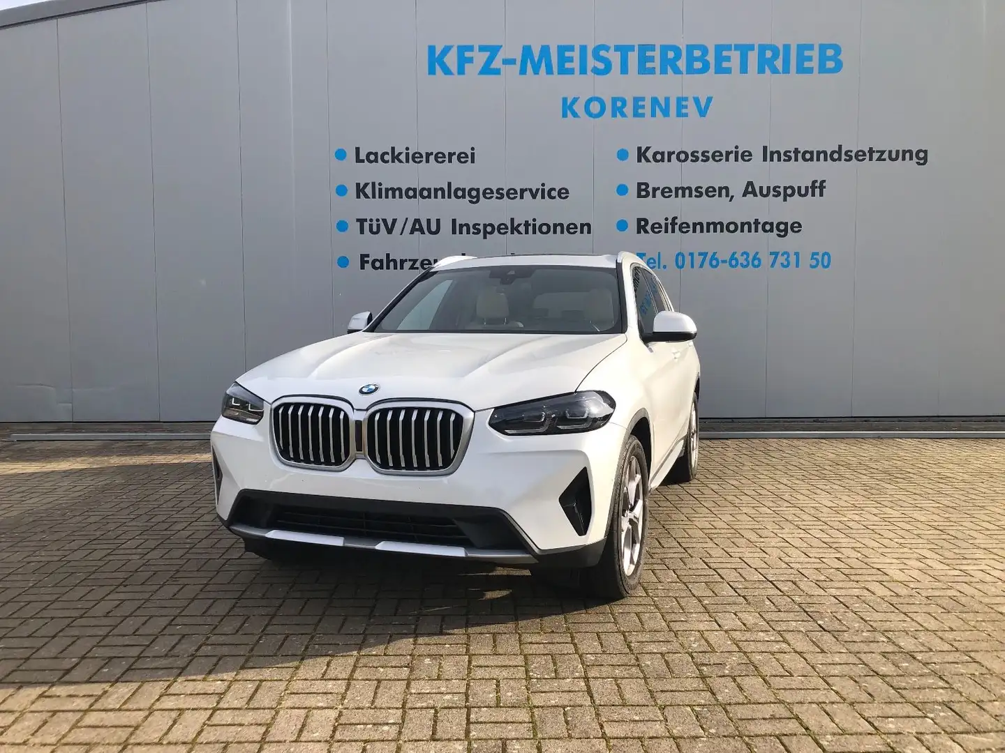 BMW X3 xLine Leder LED Navi Panorama Top Weiß - 2