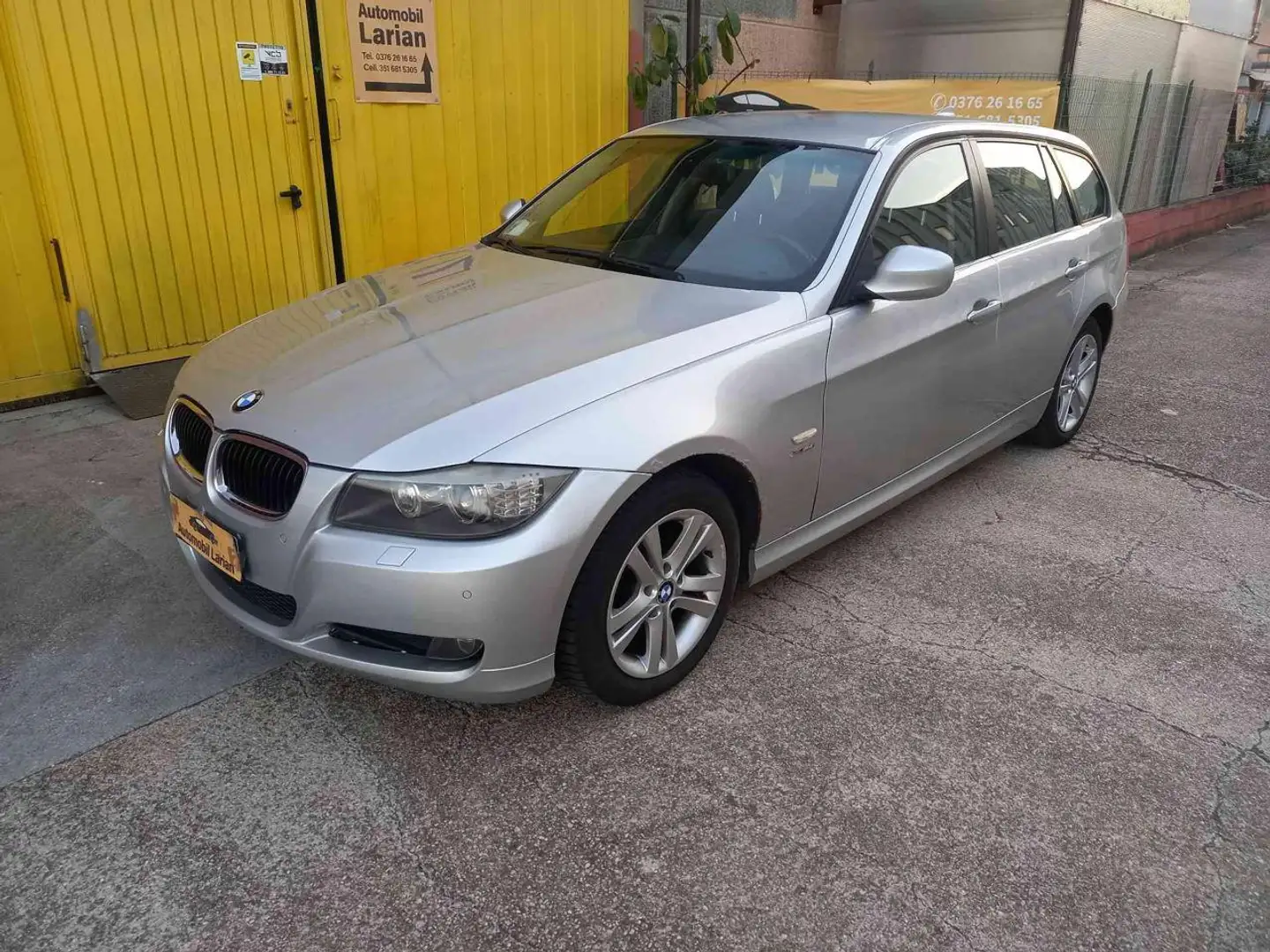 BMW 320 d cat xDrive Touring Eletta Argento - 1