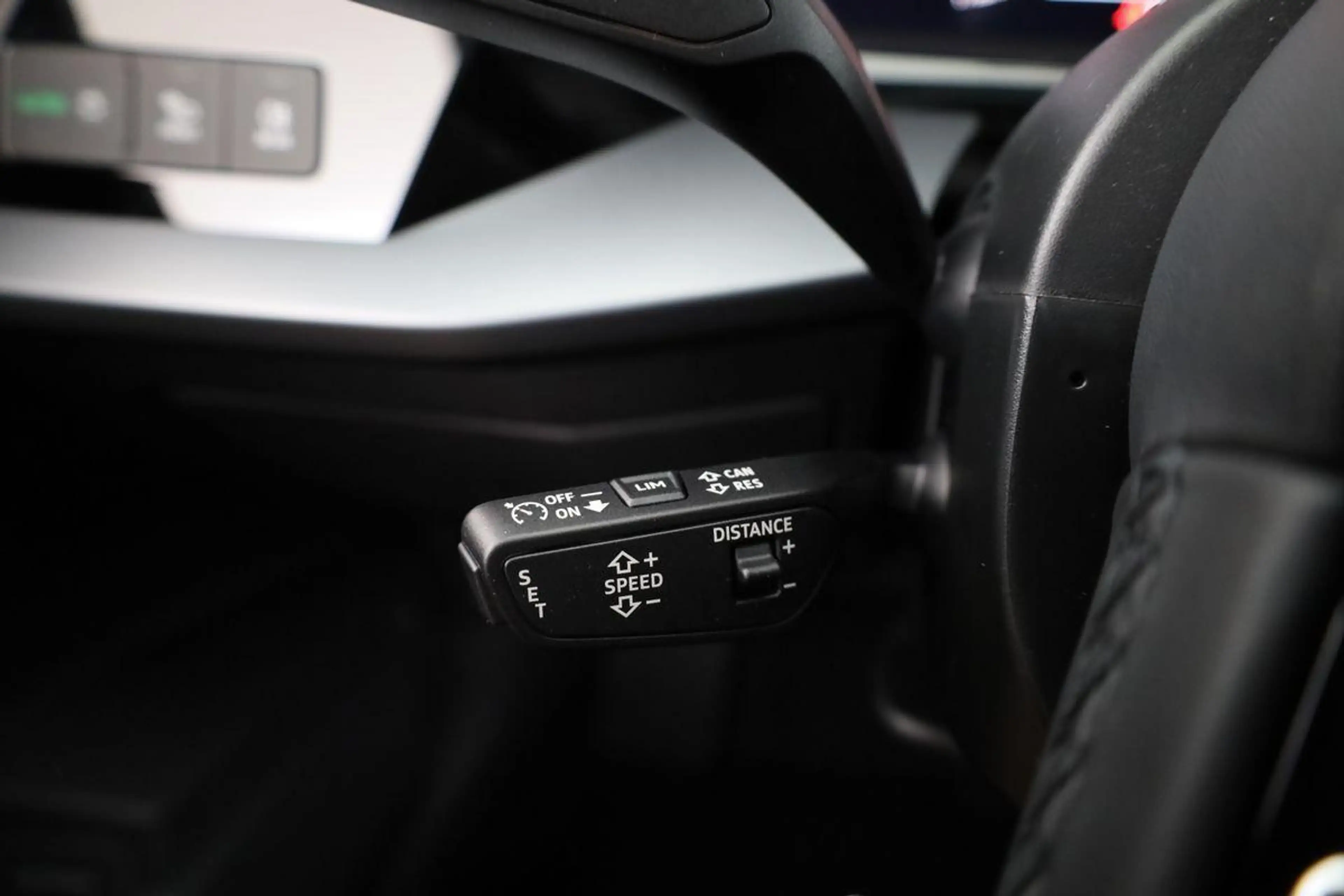 Audi A3 Sportback TFSI 110 kW S line 35 S-tronic S-LINE... — photo 9