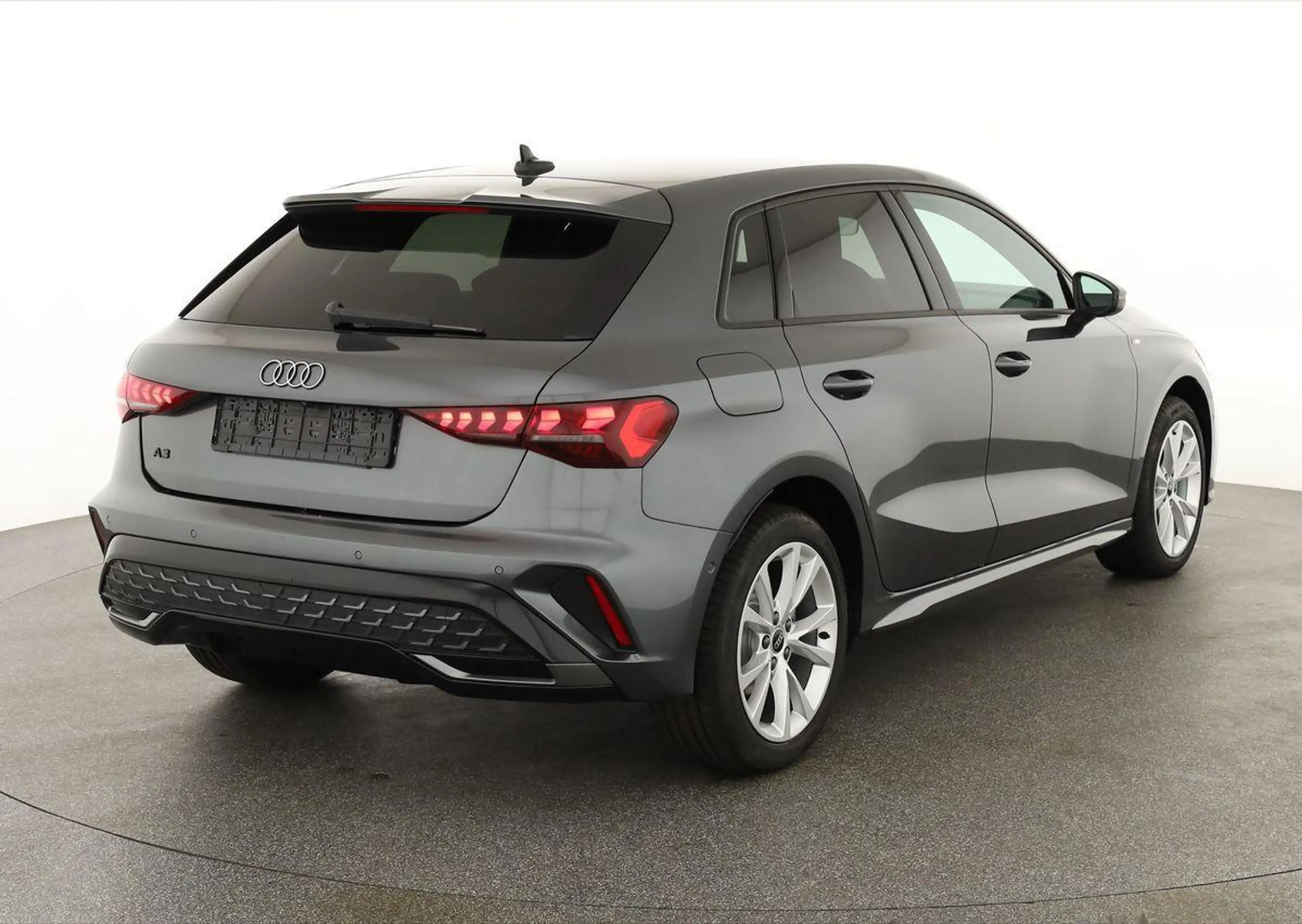 Audi A3 Sportback TFSI 110 kW S line 35 S-tronic S-LINE... — photo 2