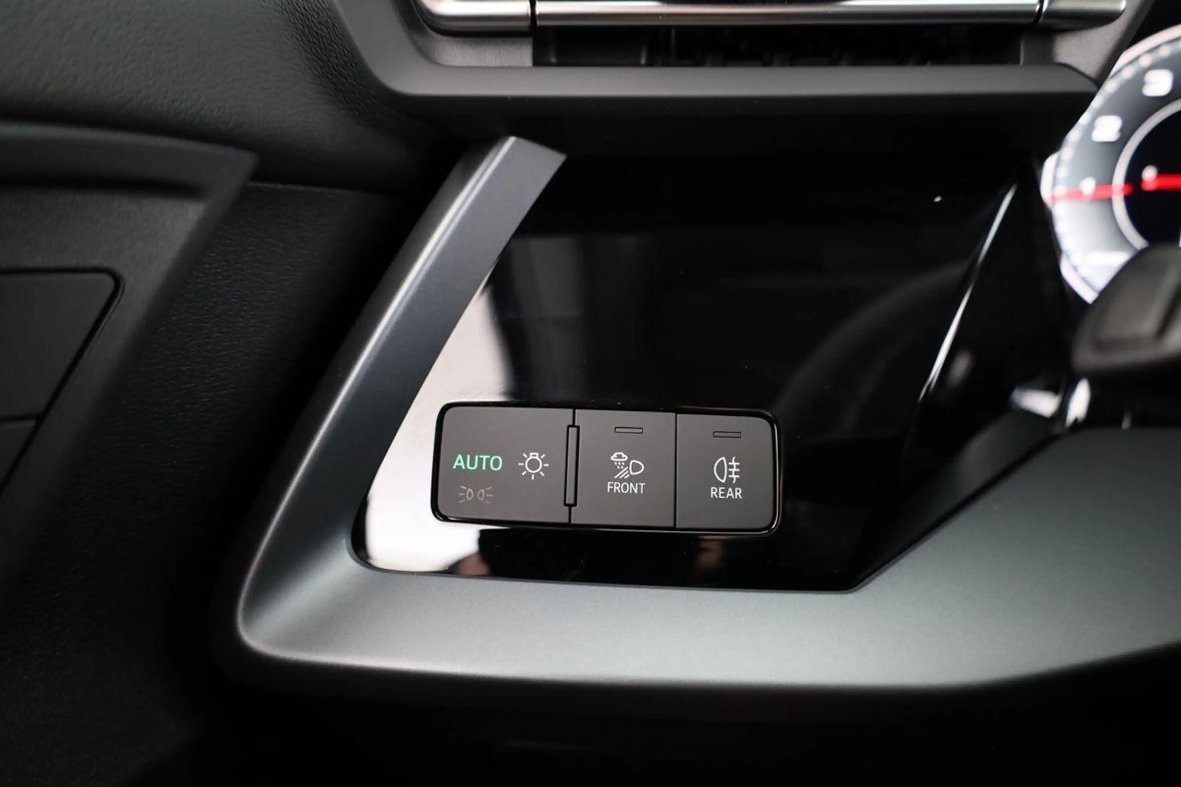 Audi A3 Sportback TFSI 110 kW S line 35 S-tronic S-LINE... — photo 8