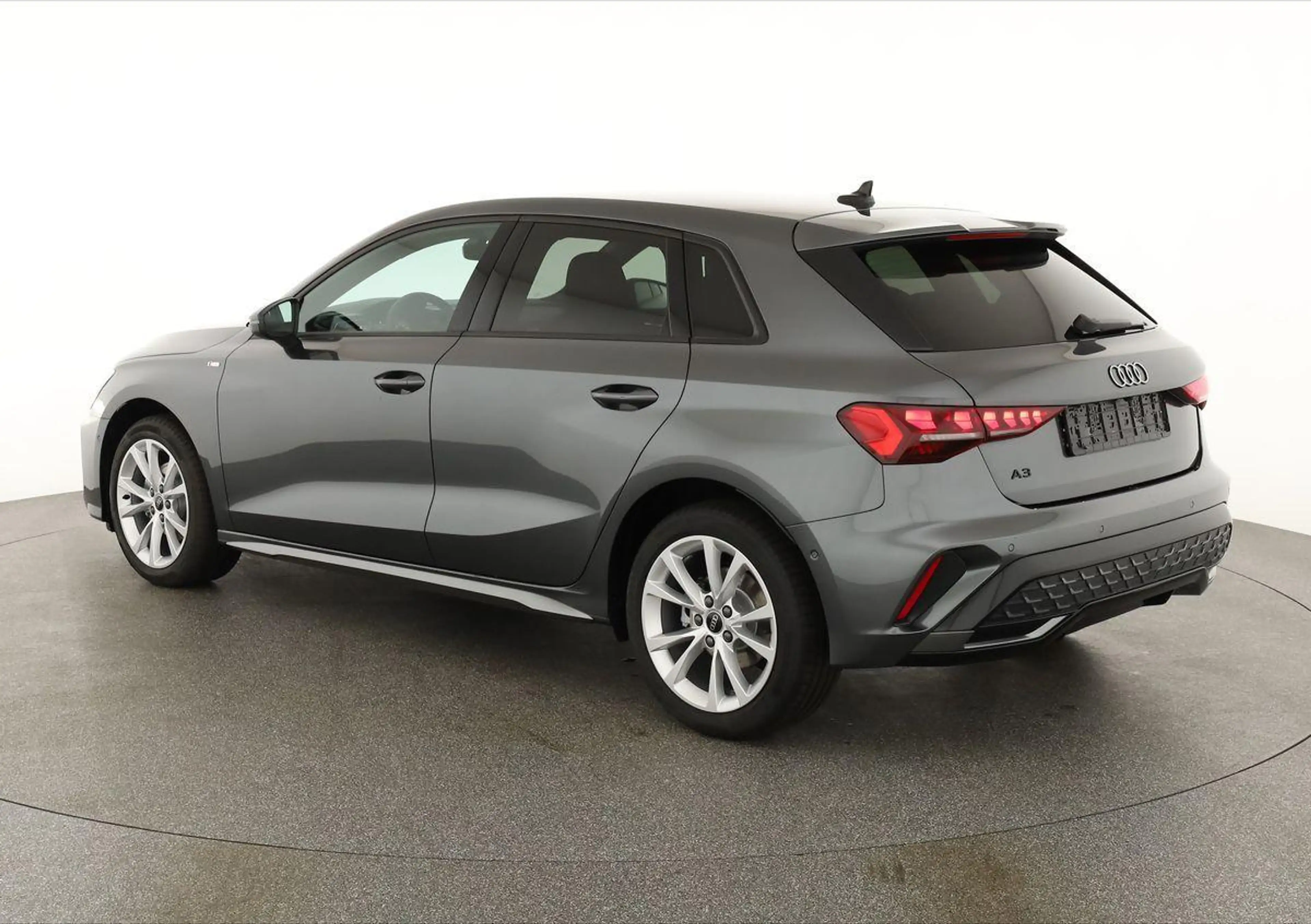 Audi A3 Sportback TFSI 110 kW S line 35 S-tronic S-LINE... — photo 3