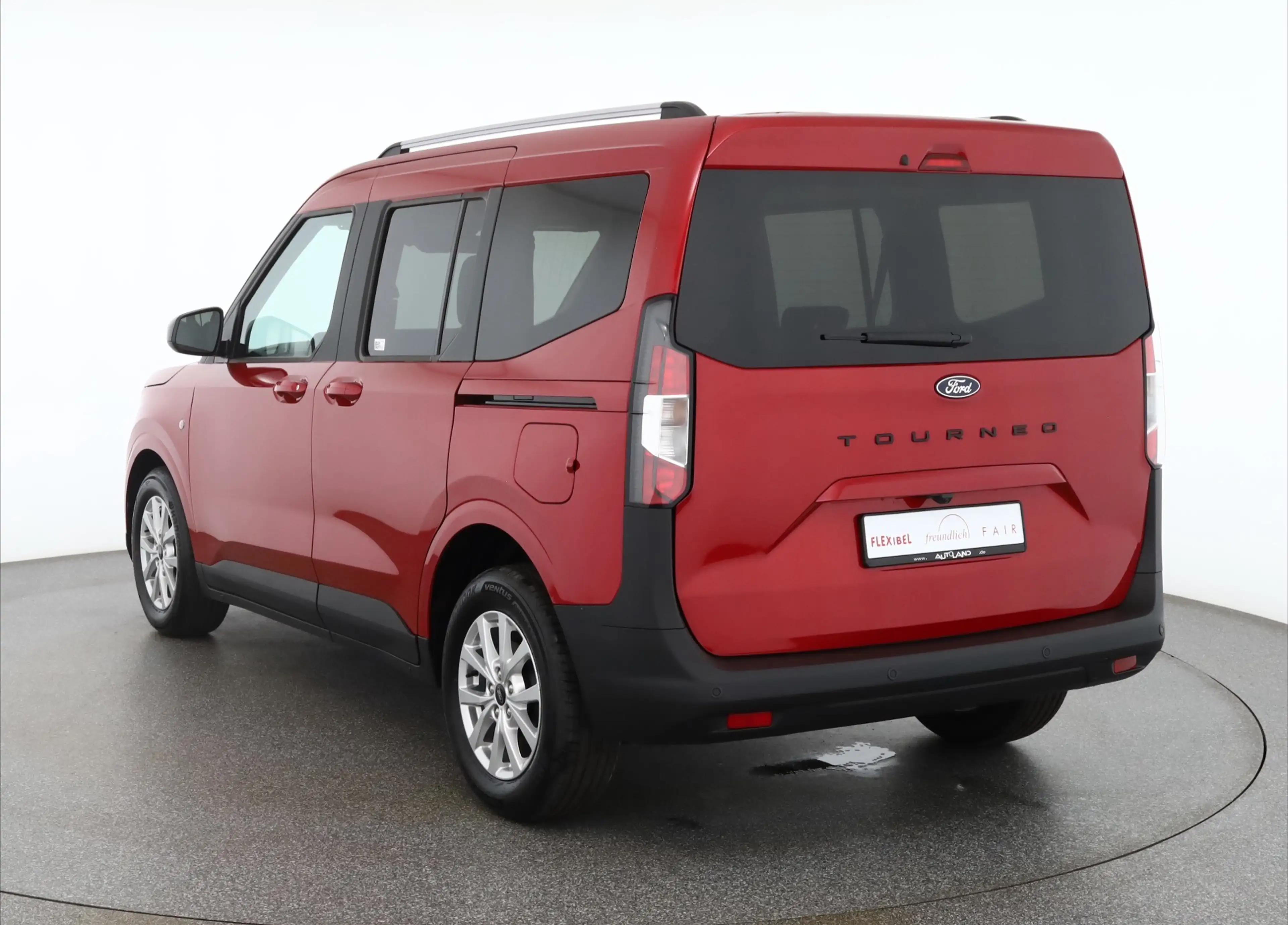 Ford Tourneo Courier Titanium 1.0 EB Aut. Kamera SItzhe — photo 3