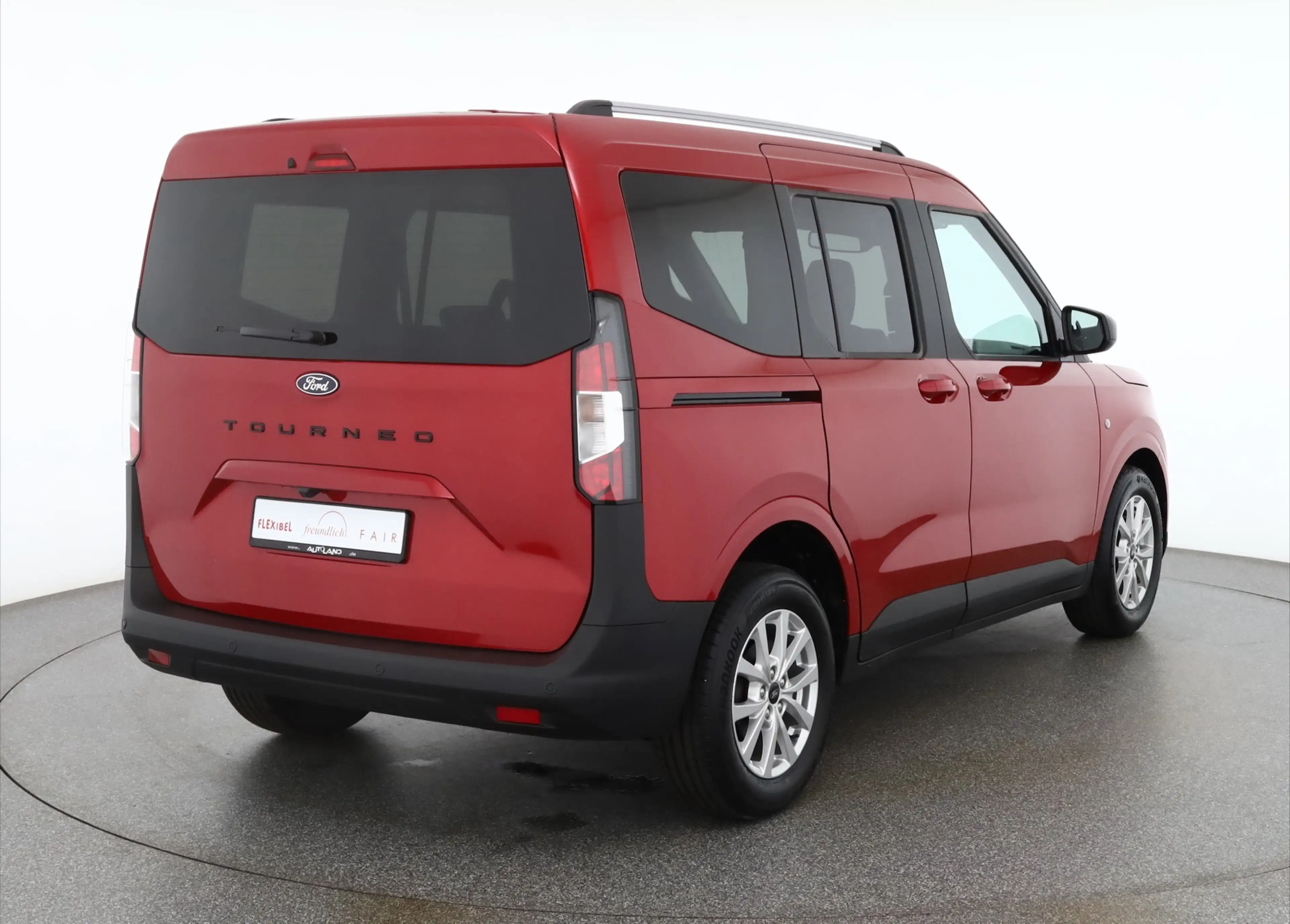 Ford Tourneo Courier Titanium 1.0 EB Aut. Kamera SItzhe — photo 5