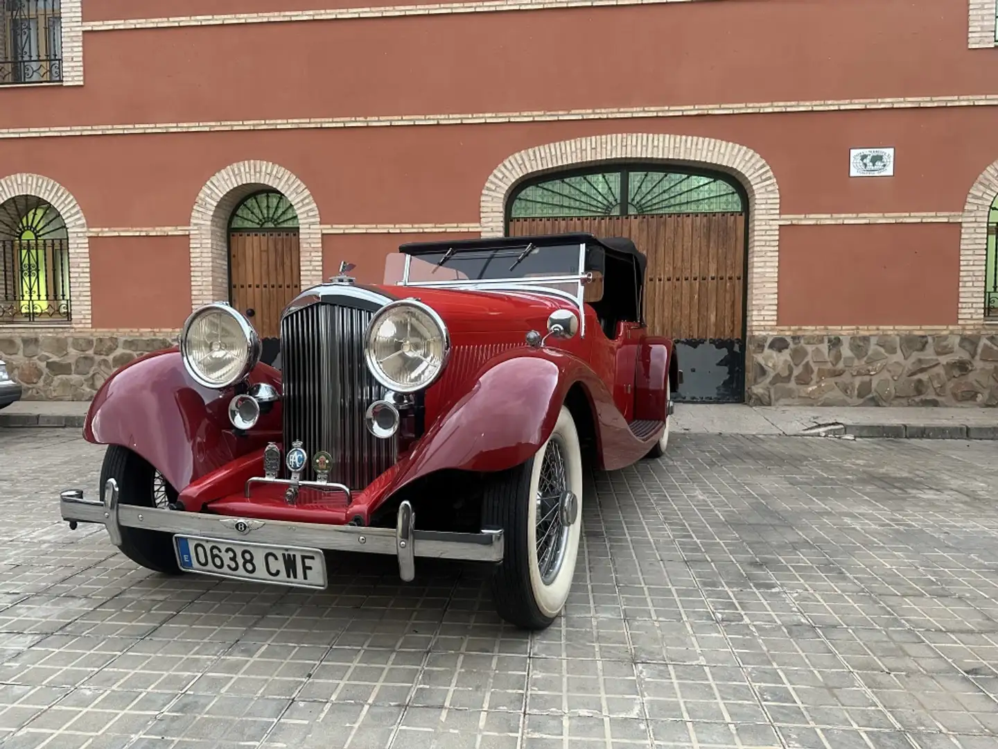 Bentley 3 1/2 Litre Cabriolet Червоний - 2