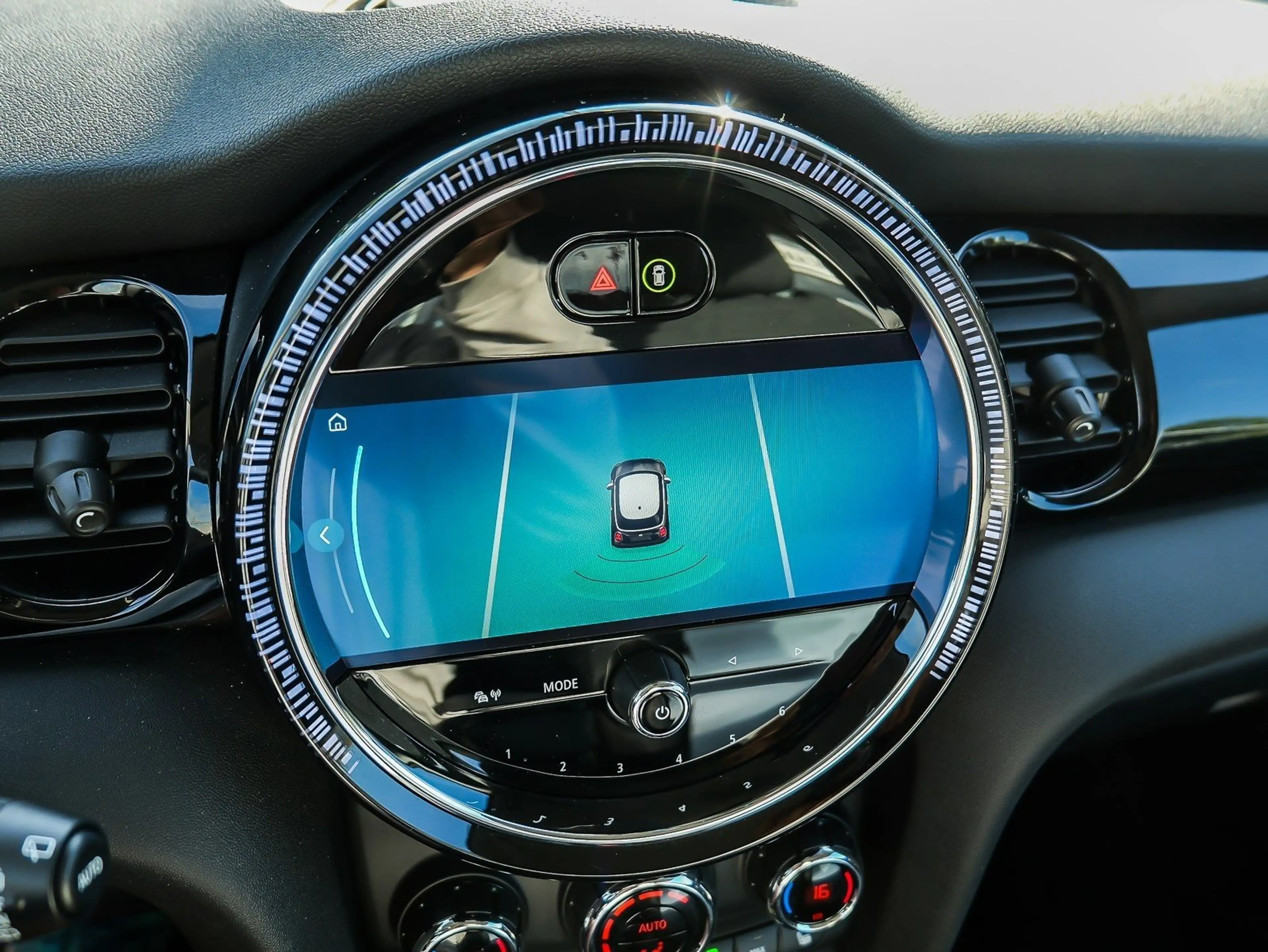MINI Cooper SE Classic Trim NAVI+SHZ+ACC+PDC+Standheizung+LED+DAB — photo 14