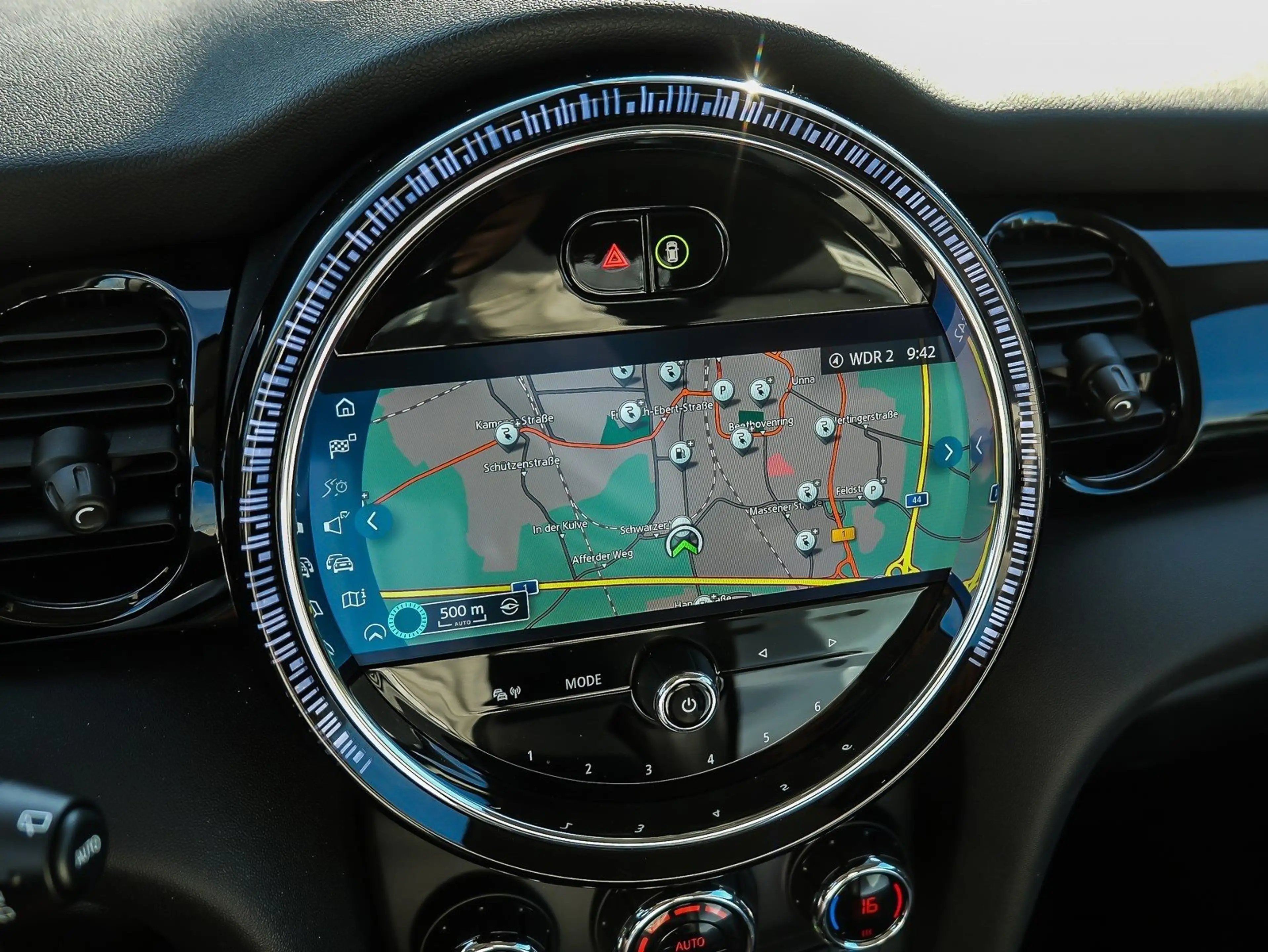 MINI Cooper SE Classic Trim NAVI+SHZ+ACC+PDC+Standheizung+LED+DAB — photo 13