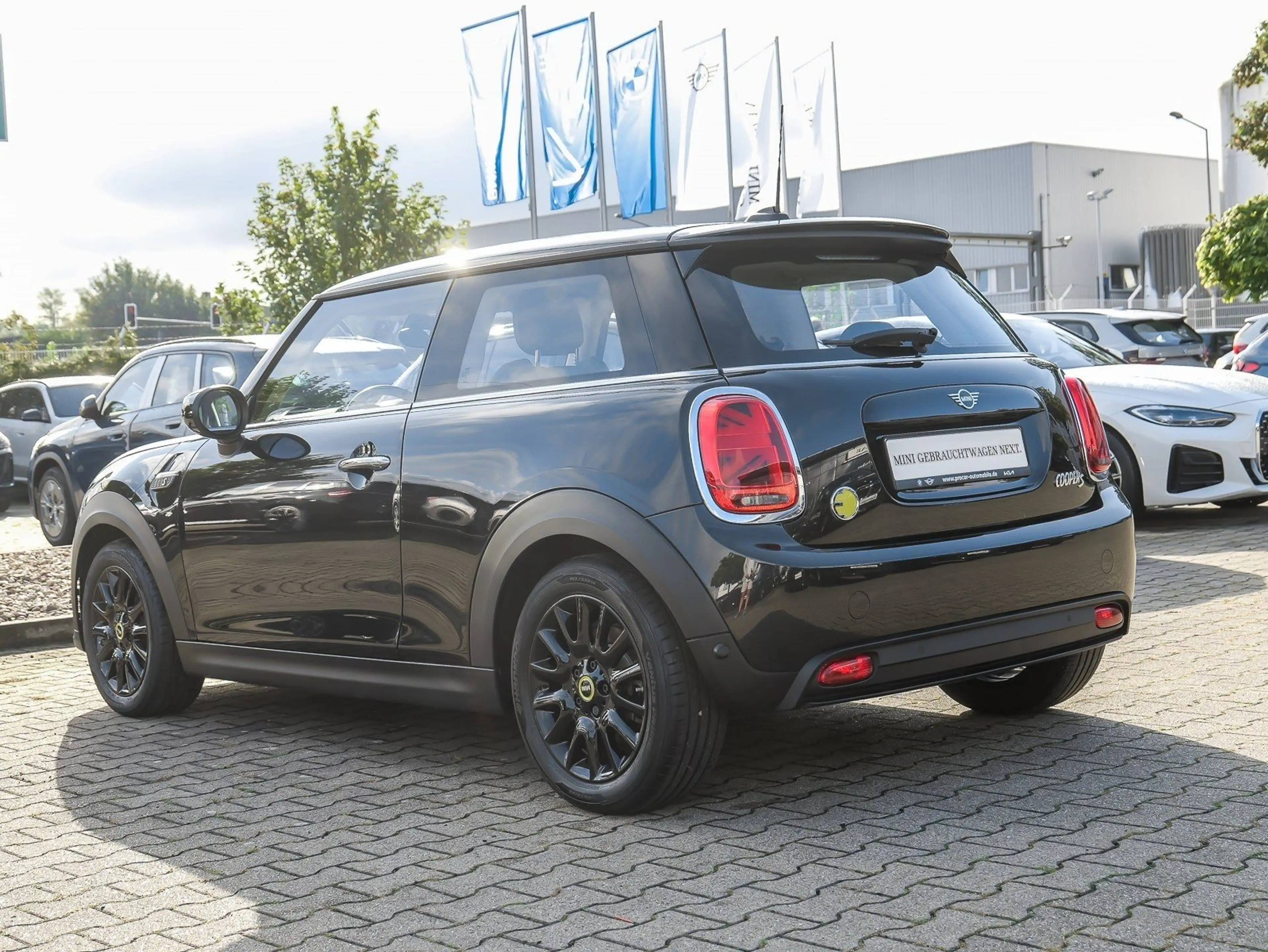 MINI Cooper SE Classic Trim NAVI+SHZ+ACC+PDC+Standheizung+LED+DAB — photo 7