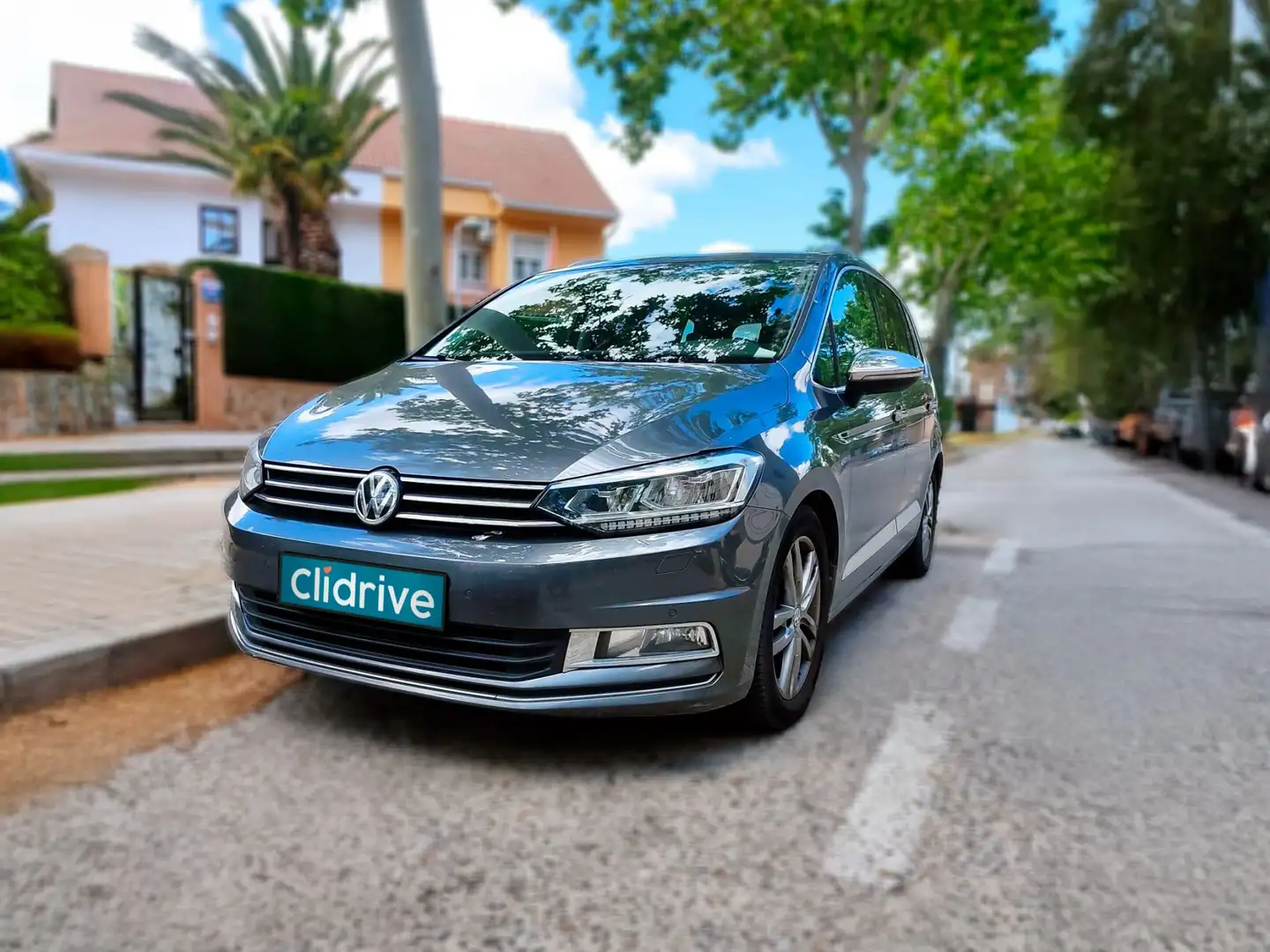 Volkswagen Touran 2.0TDI CR BMT Sport DSG7 140kW Gris - 2