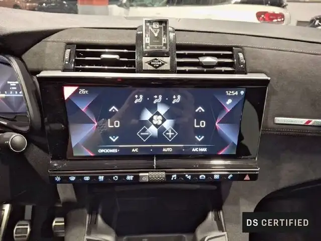 DS Automobiles DS 7 Crossback view 14