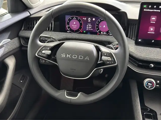 Skoda Superb view 8