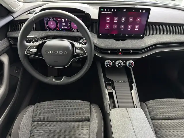 Skoda Superb view 7
