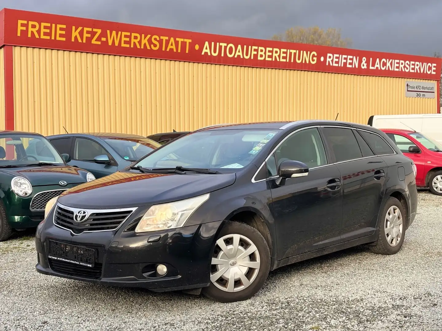 Toyota Avensis Combi 1.8 NAVI,Kamera,1-Hand,Serviceheft Schwarz - 1