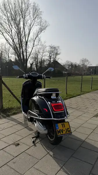 Vespa GTS Super 300 - foto 4