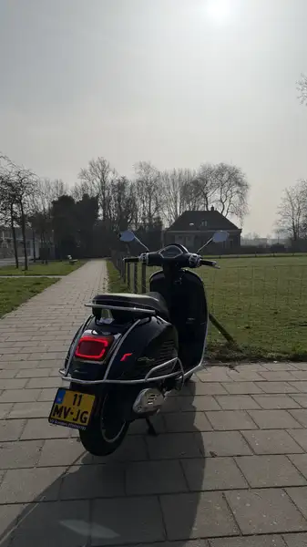 Vespa GTS Super 300 - foto 3