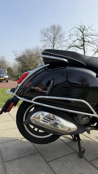 Vespa GTS Super 300 - foto 8