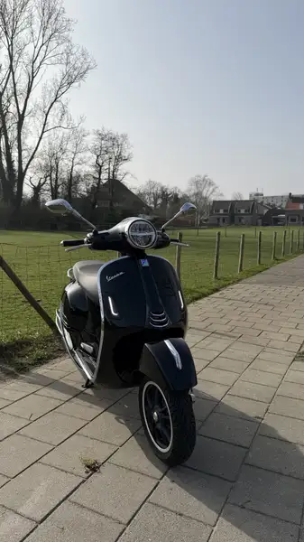 Vespa GTS Super 300 - foto 2