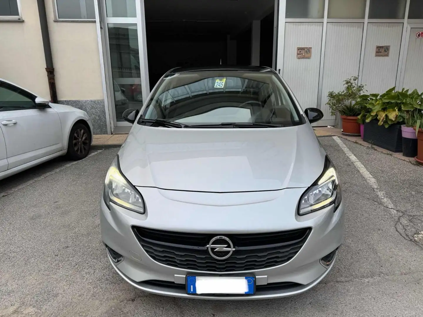Opel Corsa 1.4 90CV GPL Tech 5 porte b-Color Argento - 1