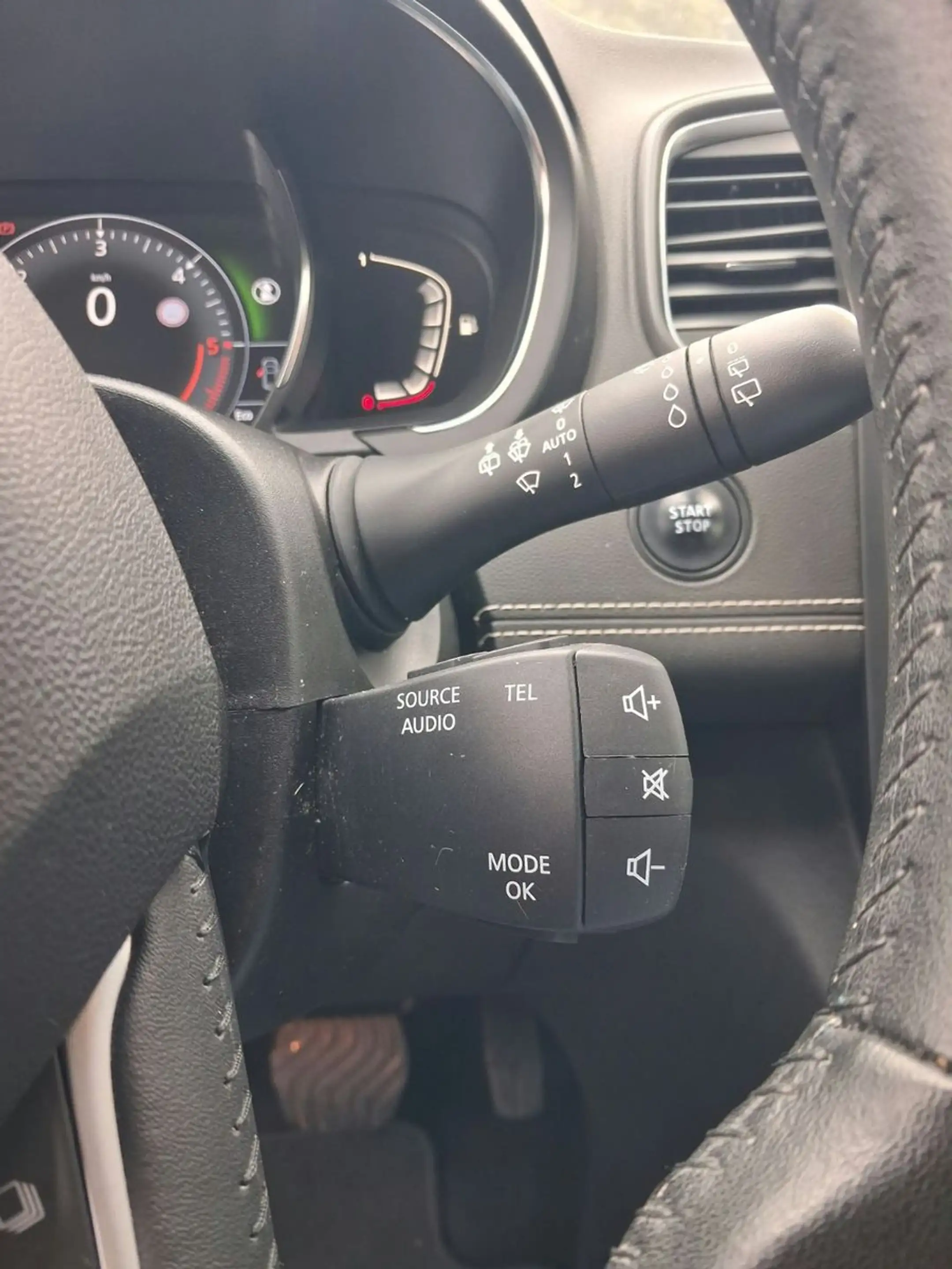 Renault Scenic IV Intens — photo 13