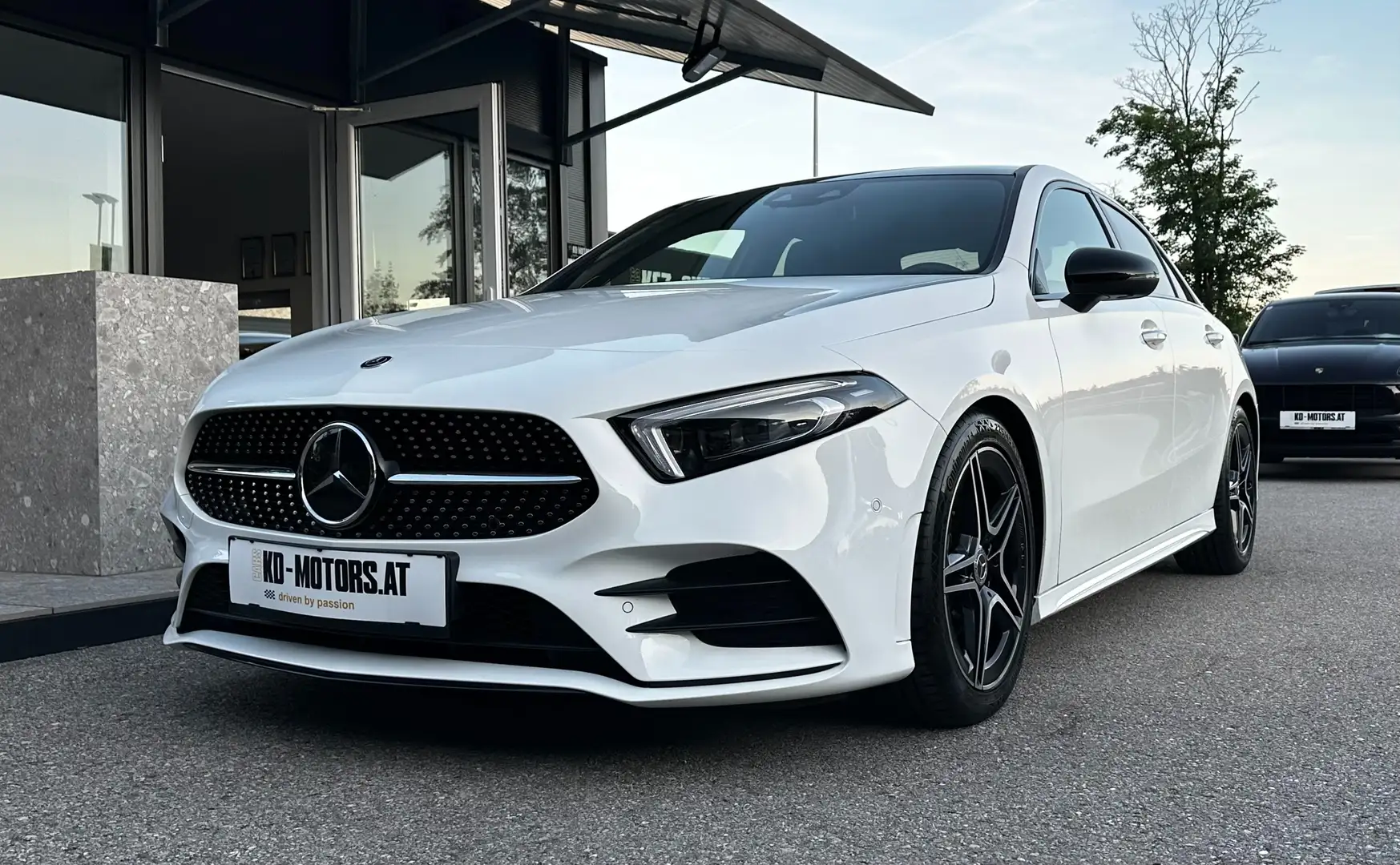 Mercedes-Benz A 200 Limousine Aut. *AMG-Line*Ö-1.Besitz*Voll* Weiß - 1
