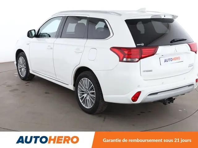 Mitsubishi Outlander view 4