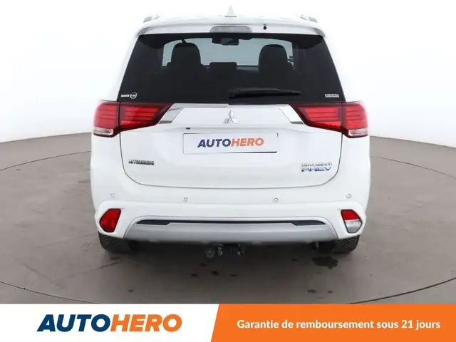 Mitsubishi Outlander view 5