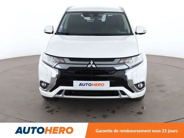 Mitsubishi Outlander view 9