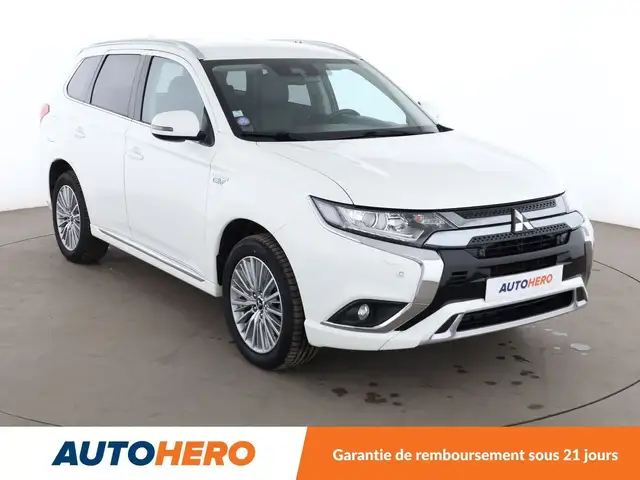 Mitsubishi Outlander view 8