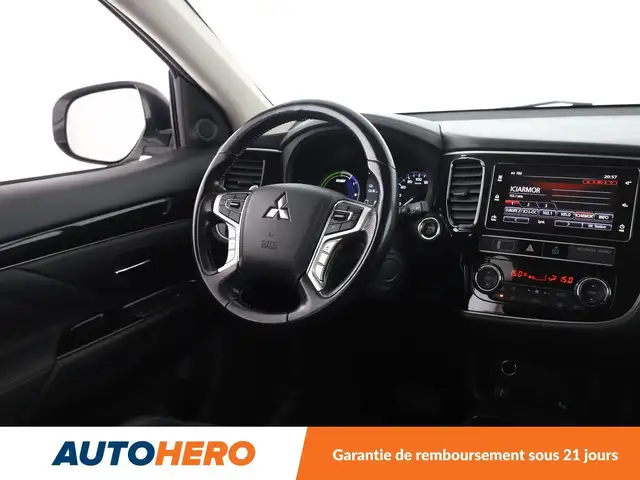 Mitsubishi Outlander view 13