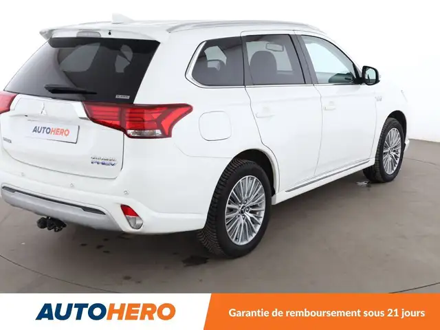 Mitsubishi Outlander view 6