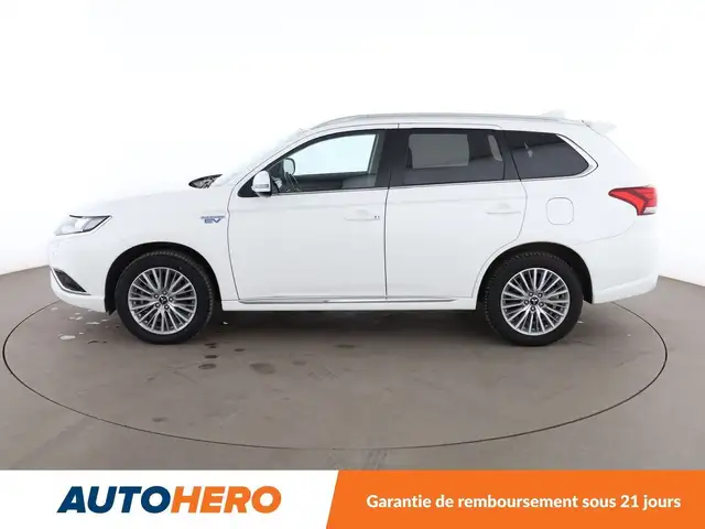 Mitsubishi Outlander view 3