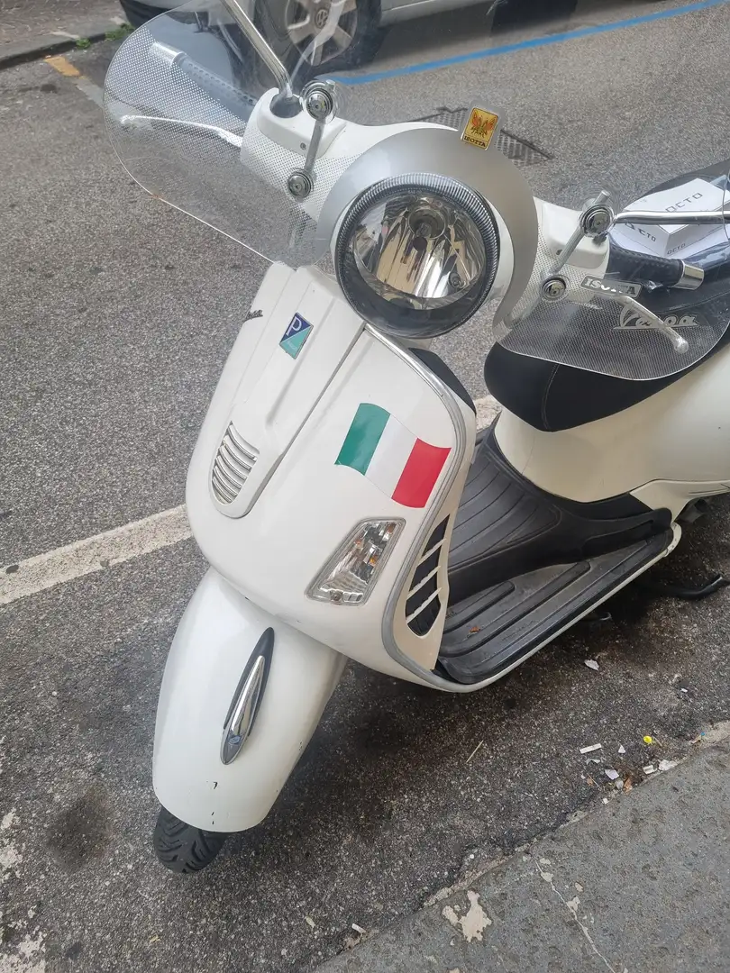Piaggio GTS 300 Bianco - 1