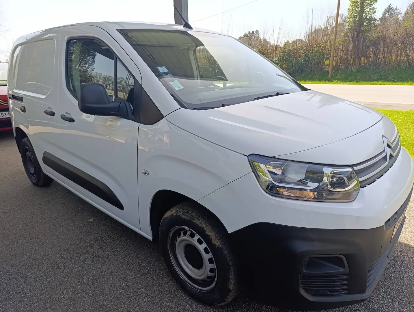 Citroen Berlingo 650kg HDi 100 Club 2 PLACEES Blanc - 2