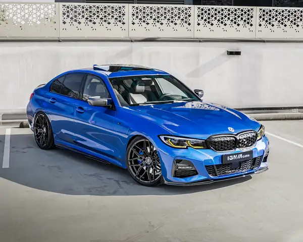 BMW 330