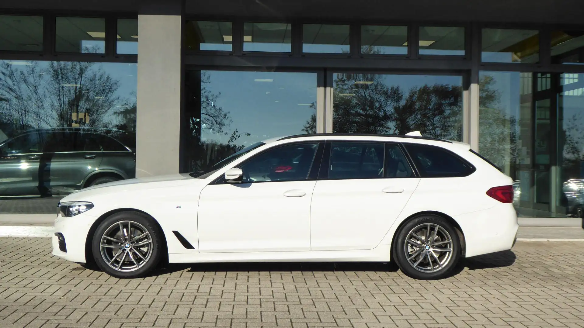 BMW 520 d xDrive Touring Msport Blanc - 2